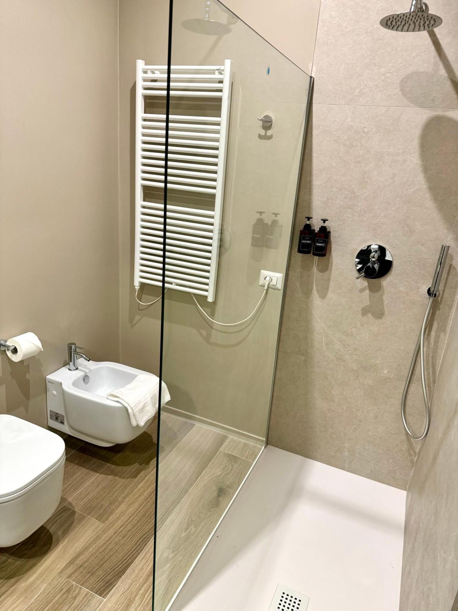 Dimora Fralu Hotel Bari Ngoại thất bức ảnh